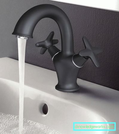 Mixer neagră în design interior Mixer neagră în design interior