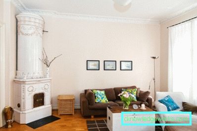 Foto: șemineu în interior în camera de zi