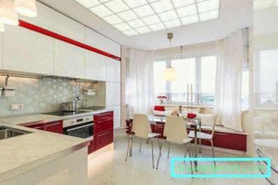 Design de bucătărie cu fereastră în casele seriei p44t - fotografii de interior