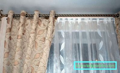 Perdele interioare pe grommet în camera dormitorului Perdele interioare pe grommet în camera dormitorului