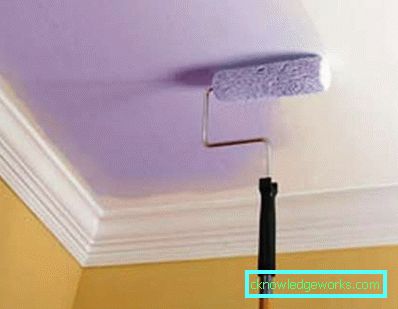 Interiorul holului într-o casă privată