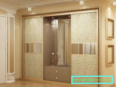 Interiorul holului într-o casă privată