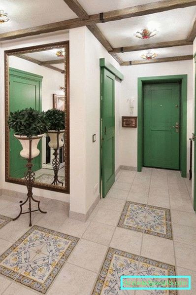 Interiorul holului într-o casă privată
