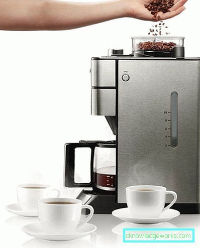 Aparat de cafea cu filtru de cafea integrat Aparat de cafea cu filtru de cafea integrat