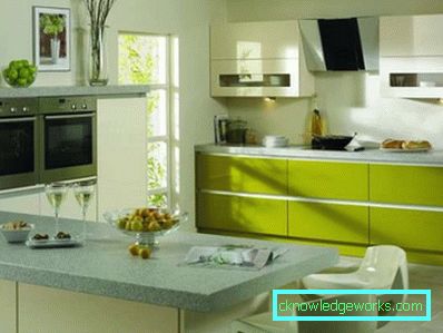 Bucătărie în culoarea verde deschis