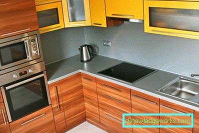 Proiect de bucatarie cu aranjament mobilier Proiect de bucatarie cu aranjament mobilier