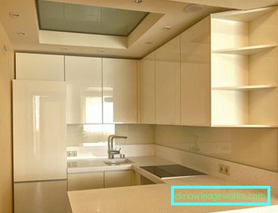 Cabinete la tavan în bucătăria modernă Cabinete la tavan în bucătăria modernă