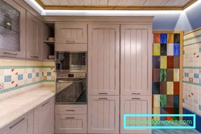 Cabinete la tavan în bucătăria modernă Cabinete la tavan în bucătăria modernă