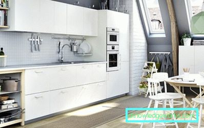Mobila IKEA pentru bucatarie: mese si scaune Mobila IKEA pentru bucatarie: mese si scaune